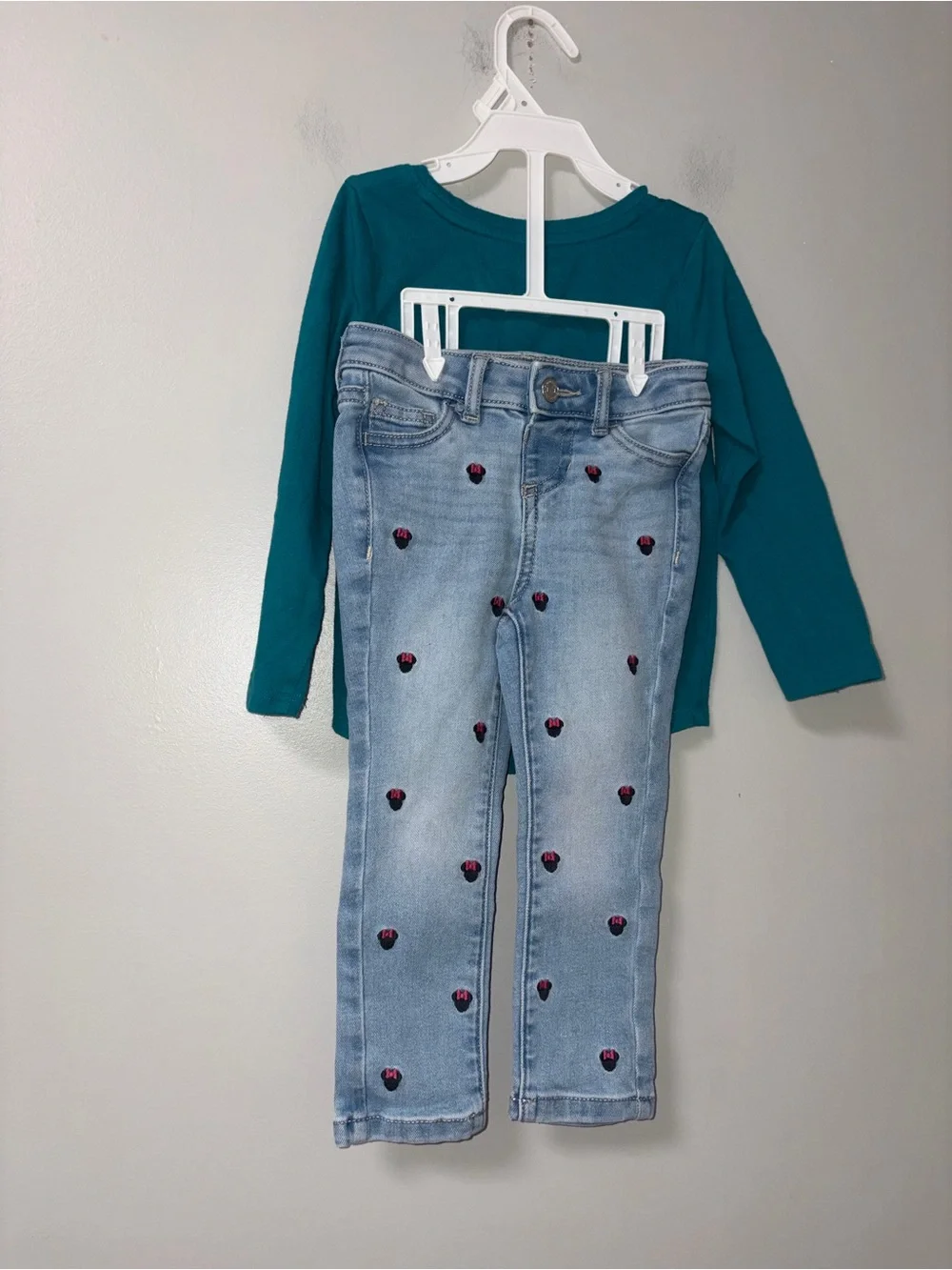 Jumping Beans Teal Minnie Mouse Long Sleeve Tee & Embroidered Minnie Jeans 2T